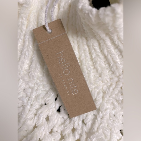 NWT Hello Nite Heavy Knit High Neck Sweater Oversized Fit Cream Color Size M - Picture 4 of 7